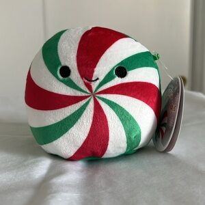 Squishmallow 5” “Dulce the Peppermint”
Christmas Plush Toy